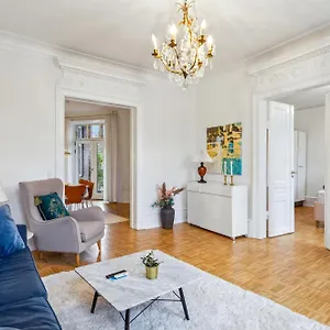 Elegant With Prime Location In Osterbro Apartment
